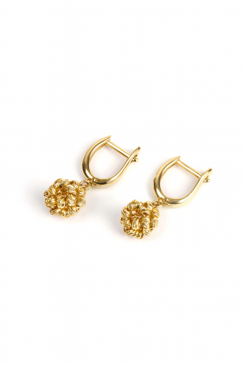 Detaylı Altın Küpeler