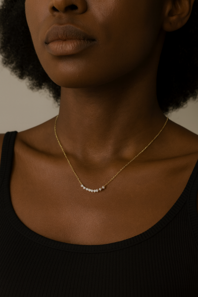 Zarif Taşlı Minimal Altın Kolye