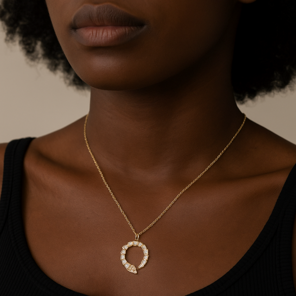 Yuvarlak Formda Pırlanta Taşlı Altın Kolye