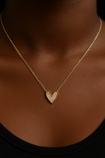 Parıltılı Kalp Tasarımlı Altın Kolye