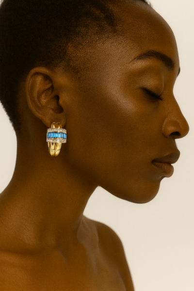 Mavi Taşlı ve Pırlanta Detaylı Altın Halka Küpe