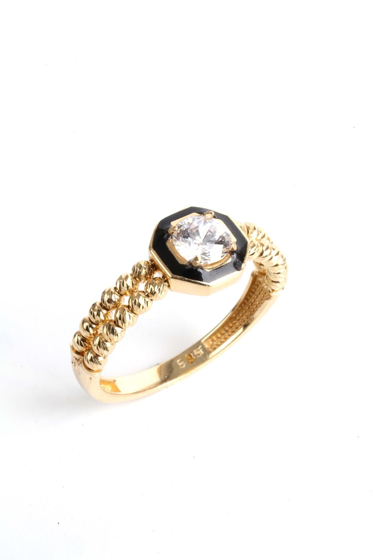 Siyah Detaylı ve Taşlı Altın Yüzük