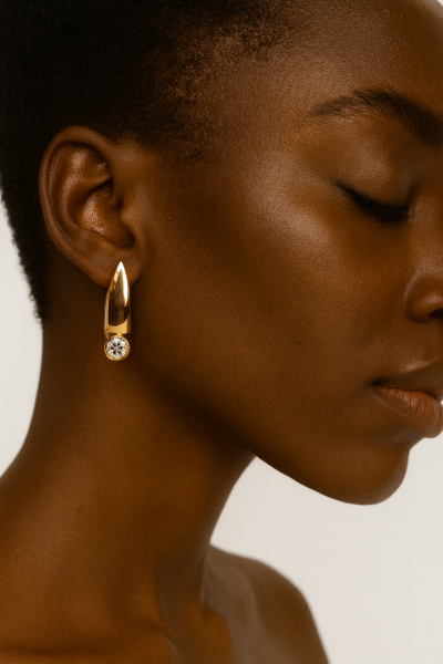 Altın Modern Tasarım Tektaş Küpe