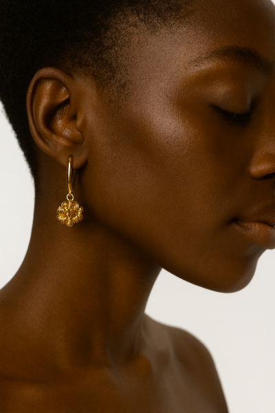 Altın Örgü Detaylı Çiçek Küpe