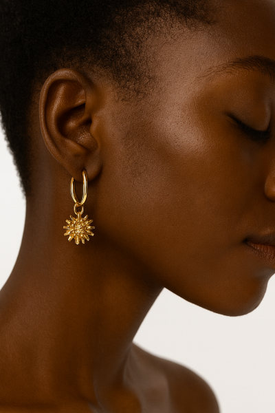 Güneş Işığı Tasarımlı Altın Küpe