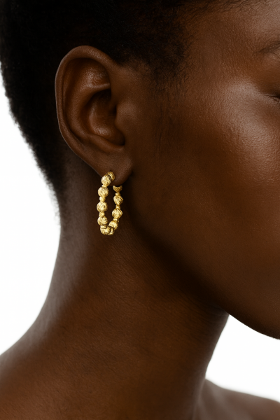 Altın Top Detaylı Halka Küpe