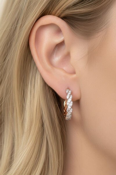 0.38 Karat Pırlanta Twist Burgu Halka Küpe