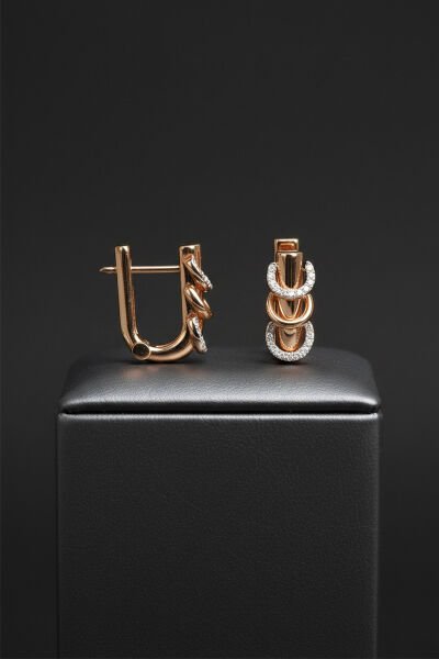 0.13 Karat Pırlanta Geçişli Tasarım Küpe