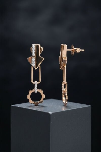 0.20 Karat Pırlanta Endüstriyel Tasarım Sallantılı Küpe