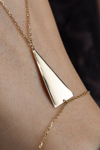 Altın Üçgen Formlu Şahmeran Bileklik