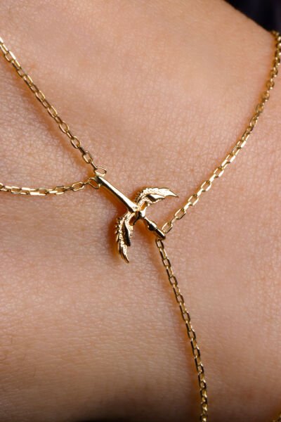 Altın Minimalist Yaprak Figürlü Şahmeran Bileklik