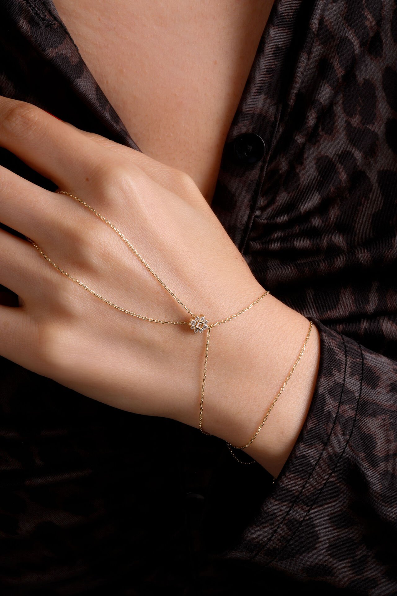 Altın Baget Taşlı Çiçek Şahmeran Bileklik