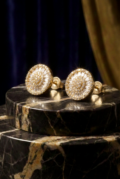 Altın Baget ve Yuvarlak Taşlı Halka Formlu Küpe