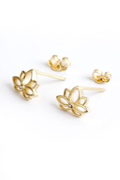 Altın Lotus Çiçeği Minimalist Saplama Küpe