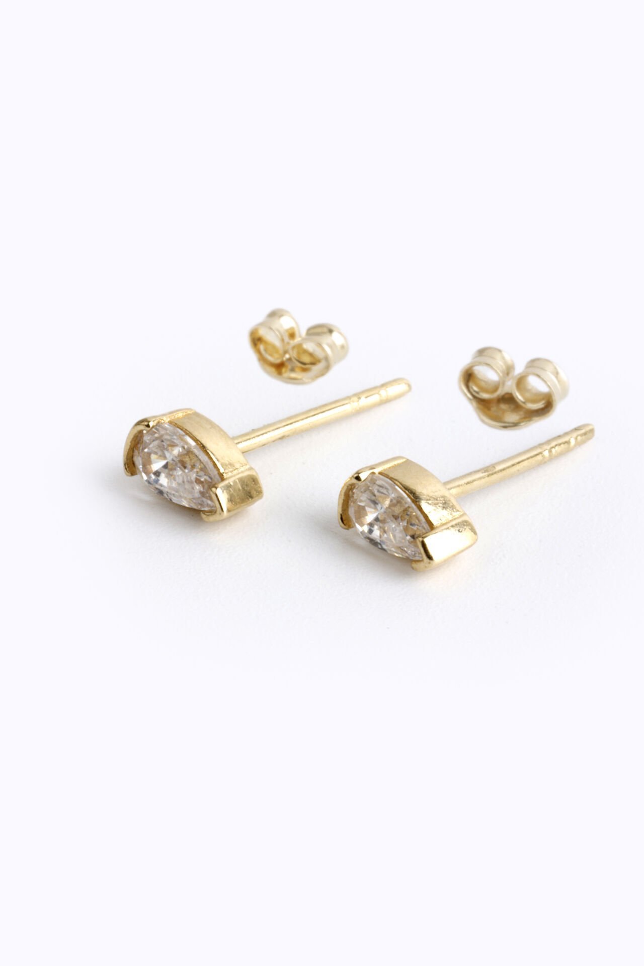 Altın Damla Kesim Tek Taş Saplama Küpe