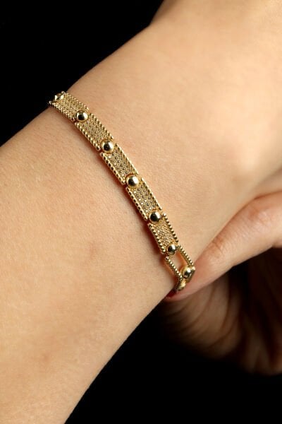 Altın Mikro Taşlı ve Küre Detaylı Modern Plaka Bileklik