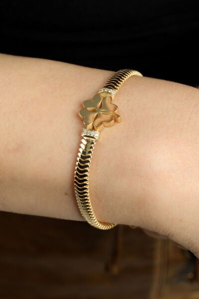 Altın Yonca Figürlü Yassı Örgü Bileklik