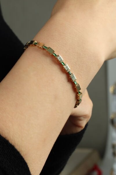 Altın Zümrüt Yeşili Baget Taşlı Modern Geometrik Bileklik